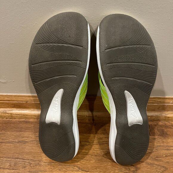 Clarks Flip Flops Women's Size 8 Lime Green Vacation Beach Comfort - Picture 9 of 9